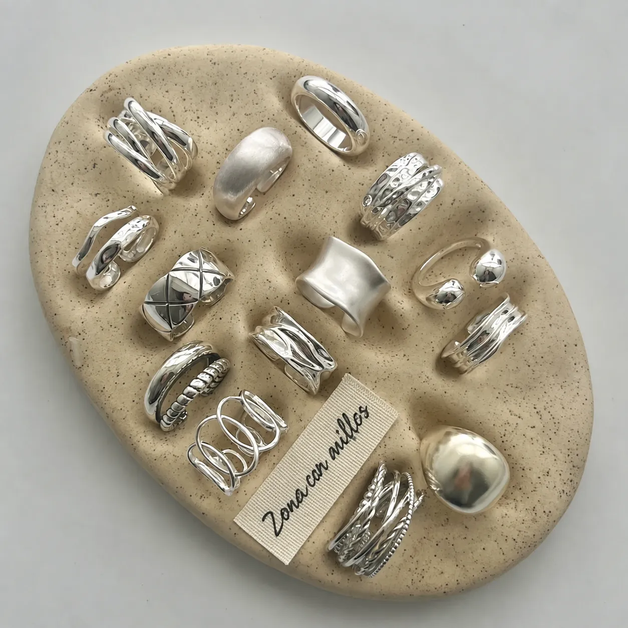 Anillo sencillo para mujer de plata de ley 925, diseño exclusivo de lujo ligero con sensación de alta gama, elegante, no se decolora, ajustable y con apertura.